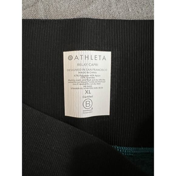 Women’s Athleta Relay capri Size XL Leggings, NWT, Never Been Worn. - Picture 6 of 6